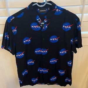 BLACK, RED, BLUE NASA BUTTON UP TEE SHIRT/ MENS SMALL